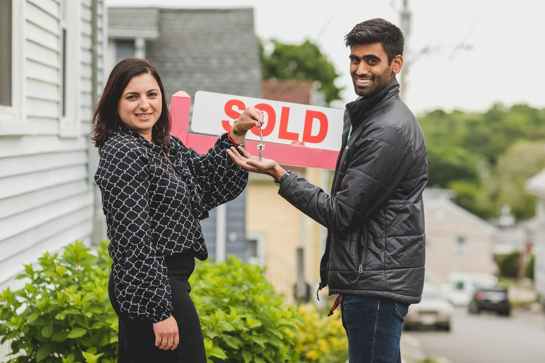 Mastering Zillow Reviews for Business Growth