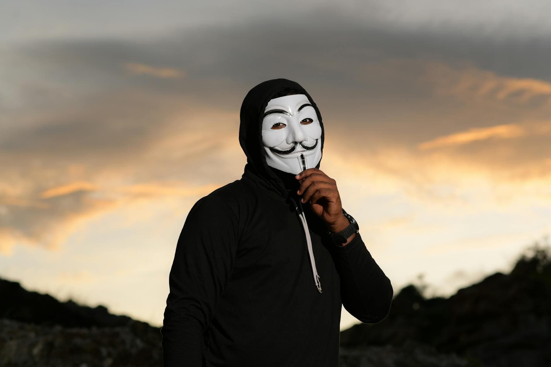 Navigating Anonymity and Trust in Google Reviews